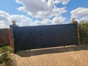 4 Bedroom House to Rent in Mount Pleasant