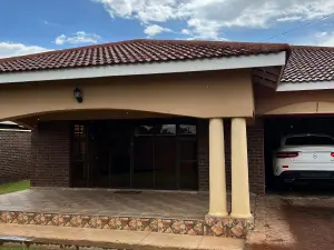 5 Bedroom House to Rent in Westgate