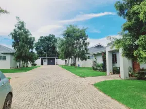 Townhouse/Cluster to Rent in Newlands