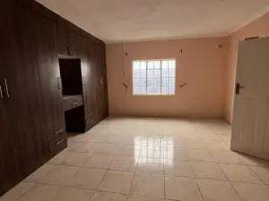 Townhouse/Cluster to Rent in Bluff Hill