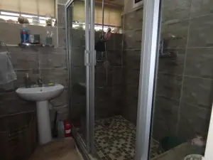 4 Bedroom House to Rent in Glen Lorne