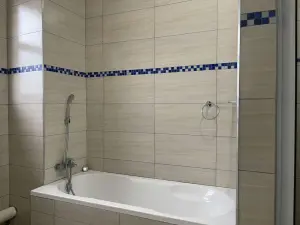 7 Bedroom House to Rent in Crowhill Views