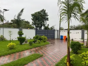 7 Bedroom House to Rent in Crowhill Views