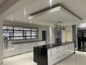 7 Bedroom House to Rent in Crowhill Views