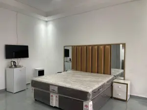 7 Bedroom House to Rent in Crowhill Views