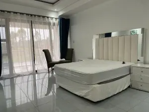 7 Bedroom House to Rent in Crowhill Views