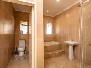 3 Bedroom House to Rent in Chisipite