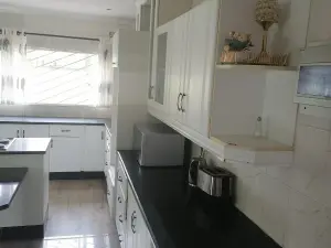4 Bedroom House to Rent in Highlands