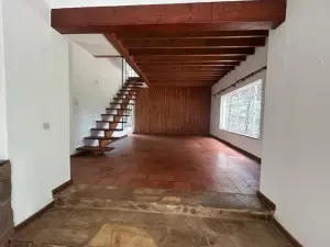 5 Bedroom House to Rent in Mandara