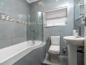 4 Bedroom House to Rent in Mount Pleasant