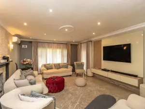 4 Bedroom House to Rent in Mount Pleasant