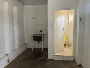 Retail/Shop to Rent in Gunhill