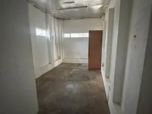 Retail/Shop to Rent in Gunhill