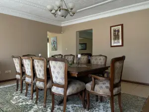 5 Bedroom House to Rent in Borrowdale