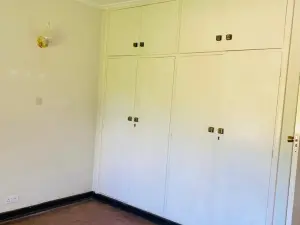 3 Bedroom House to Rent in Greystone Park