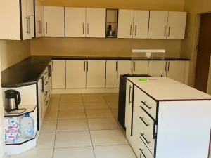 4 Bedroom House to Rent in Gletwin Park