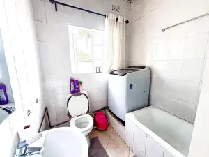 2 Bedroom Cottage/Garden Flat to Rent in Newlands