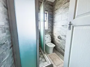 2 Bedroom Cottage/Garden Flat to Rent in Greystone Park