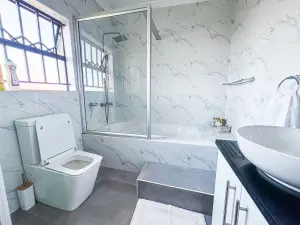 2 Bedroom Cottage/Garden Flat to Rent in Greystone Park