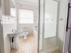 Flat/Apartment to Rent in Greendale North