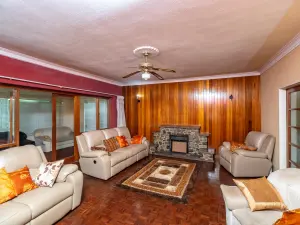 4 Bedroom House to Rent in Borrowdale