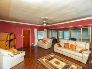 4 Bedroom House to Rent in Borrowdale