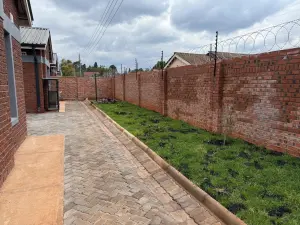 Townhouse/Cluster to Rent in Greendale