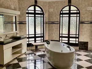 4 Bedroom House to Rent in Ballantyne Park