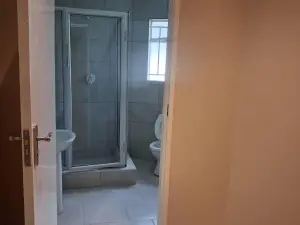6 Bedroom House to Rent in Avondale West