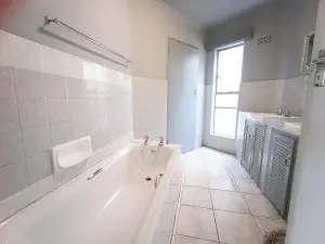 5 Bedroom House to Rent in Sentosa