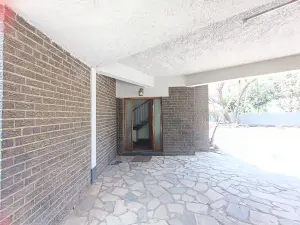 5 Bedroom House to Rent in Sentosa