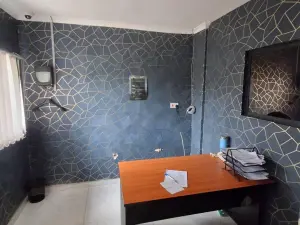 6 Bedroom House to Rent in Belvedere