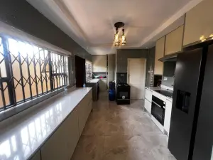 4 Bedroom House to Rent in Marimba Park