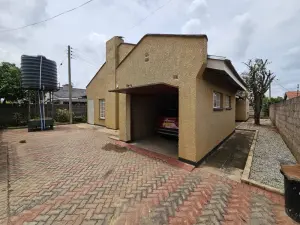 3 Bedroom House to Rent in Madokero Estates