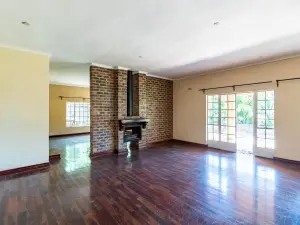 4 Bedroom House to Rent in Glen Lorne