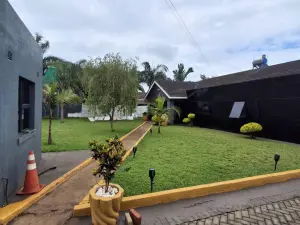 6 Bedroom House to Rent in Belvedere