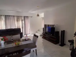 Townhouse/Cluster to Rent in Newlands