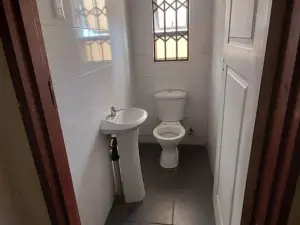 5 Bedroom House to Rent in Zimre Park