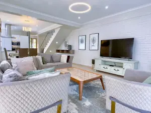 Townhouse/Cluster to Rent in Greendale