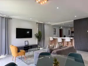 Townhouse/Cluster to Rent in Newlands