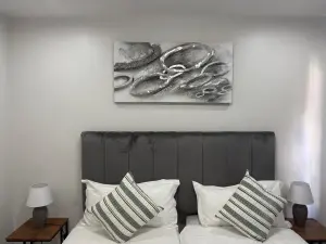 Townhouse/Cluster to Rent in Newlands