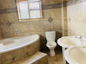 5 Bedroom House to Rent in The Grange