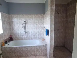 4 Bedroom House to Rent in Monavale