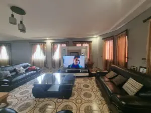 4 Bedroom House to Rent in Monavale