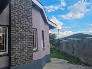 4 Bedroom House to Rent in Monavale