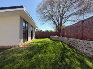 Townhouse/Cluster to Rent in Newlands