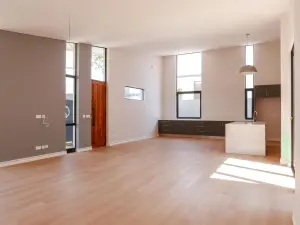 Townhouse/Cluster to Rent in Newlands