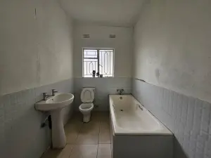 5 Bedroom House to Rent in Monavale