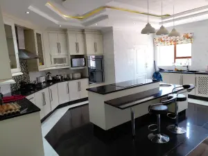 5 Bedroom House to Rent in Mount Pleasant