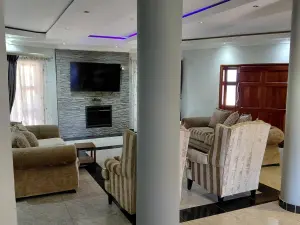 5 Bedroom House to Rent in Mount Pleasant